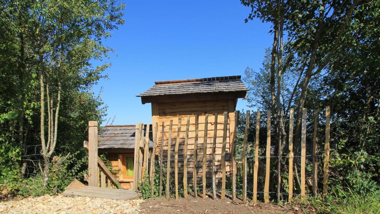 Nuits perchées à Laroque Acomodação com café da manhã Saint-Antoine-de-Breuilh Exterior foto